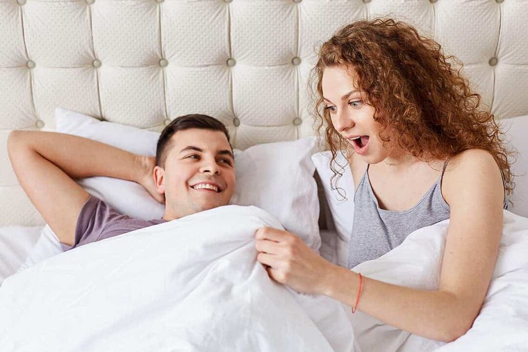 Door voedsel te consumeren dat gezond is voor de potentie, zal een man zijn vrouw in bed plezieren. 